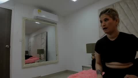 Snapshot of jade_squirt chatting on 09/20/25, 11:44 Jade online show from 09/20/25, 11:44