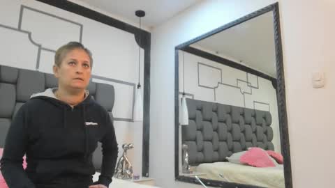 Snapshot of jade_squirt chatting on 10/04/25, 11:08 Jade online show from 10/04/25, 11:08