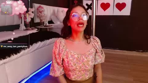 Snapshot of jade_storm_ chatting on 02/20/25, 04:14 JADE online show from 02/20/25, 04:14