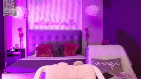 Snapshot of jade_storm_ chatting on 09/17/25, 04:03 JADE online show from 09/17/25, 04:03