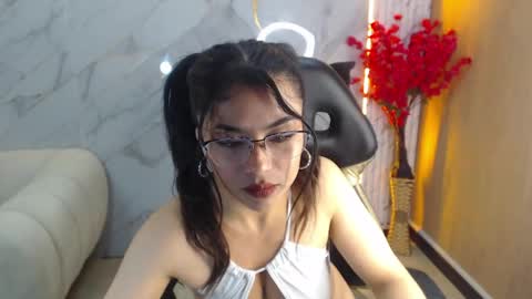 Jade online show from 05/17/26, 01:29