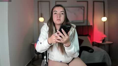 jade_vela online show from 10/06/25, 07:33