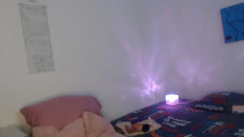 Snapshot of jade_watson19 chatting on 10/22/25, 12:00 Jade Watson online show from 10/22/25, 12:00