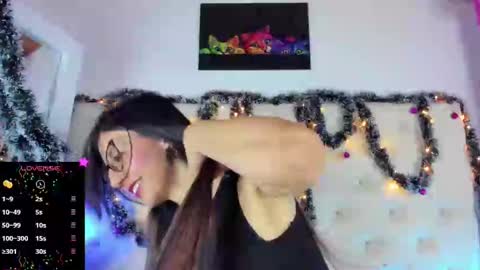 jade white  online show from 12/11/24, 12:44