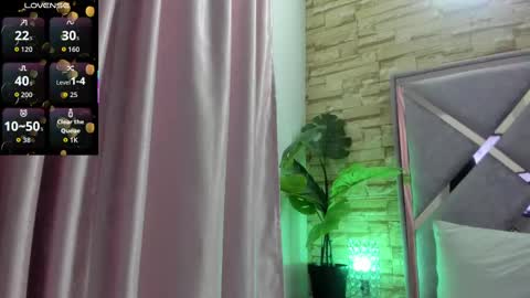 Snapshot of jade_white_ chatting on 09/22/25, 12:40 jade white online show from 09/22/25, 12:40