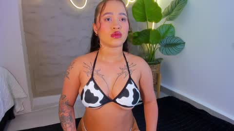 jadee__ online show from 01/21/25, 03:15