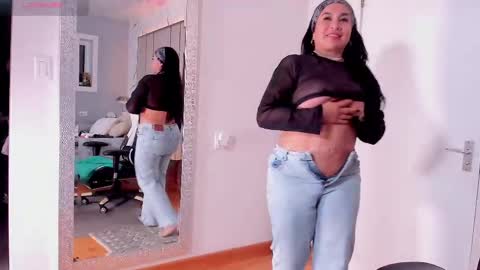 Snapshot of jadeh_williams02 chatting on 10/07/25, 11:24 Jadeh online show from 10/07/25, 11:24