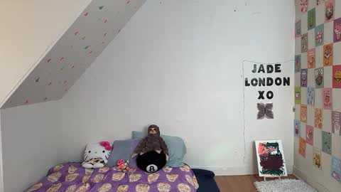 Snapshot of jadelondonxo chatting on 02/26/25, 01:30 Jade online show from 02/26/25, 01:30