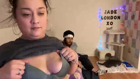 Snapshot of jadelondonxo chatting on 02/27/25, 12:43 Jade online show from 02/27/25, 12:43