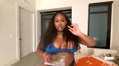Jade Love online show from 12/17/24, 07:40