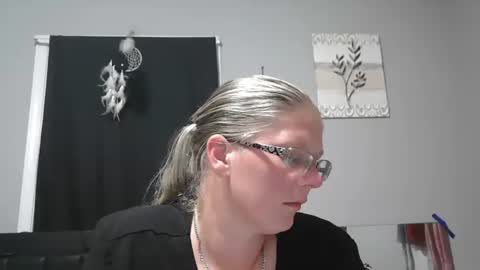 Snapshot of jadeluv chatting on 11/06/25, 01:39 JadeLuv online show from 11/06/25, 01:39