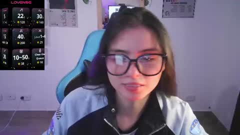 Snapshot of jademonet_ chatting on 06/19/26, 05:01 Jade 3 online show from 06/19/26, 05:01