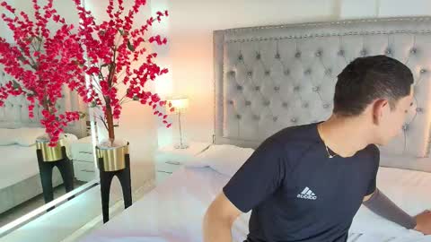 Snapshot of jaden_and_sofia chatting on 01/18/26, 03:43 Jaden and Sofia online show from 01/18/26, 03:43