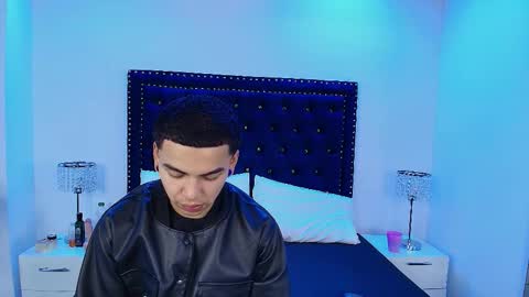 Snapshot of jaden_and_sofia chatting on 03/19/26, 03:32 Jaden and Sofia online show from 03/19/26, 03:32
