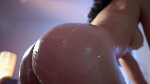 Snapshot of jadeperez_ chatting on 12/16/24, 02:25 Jade online show from 12/16/24, 02:25