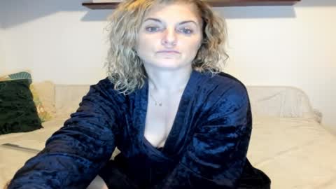 elena online show from 01/12/25, 05:45