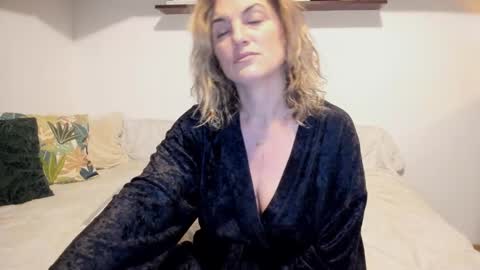 elena online show from 03/07/25, 02:36