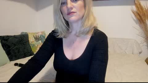 elena online show from 11/16/25, 02:39