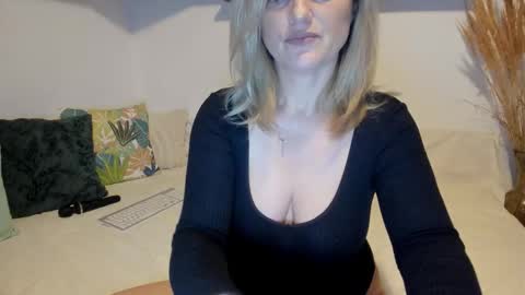 elena online show from 02/01/26, 03:27