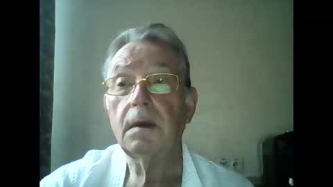 Snapshot of jahanc01 chatting on 09/30/25, 05:45 Malko online show from 09/30/25, 05:45