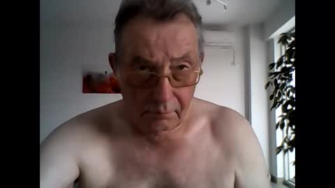 Snapshot of jahanc01 chatting on 10/09/25, 10:13 Malko online show from 10/09/25, 10:13