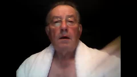 Snapshot of jahanc01 chatting on 10/13/25, 01:49 Malko online show from 10/13/25, 01:49