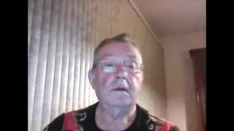 Snapshot of jahanc01 chatting on 10/17/25, 12:25 Malko online show from 10/17/25, 12:25