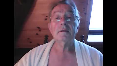 Snapshot of jahanc01 chatting on 10/23/25, 08:02 Malko online show from 10/23/25, 08:02