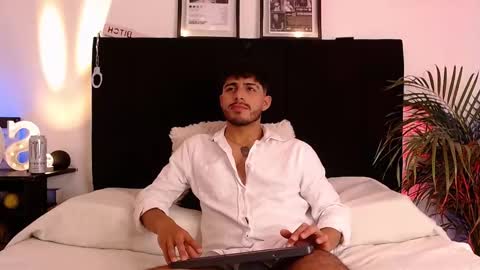 Snapshot of jaiden_thoner chatting on 11/25/25, 06:35 Jaiden online show from 11/25/25, 06:35