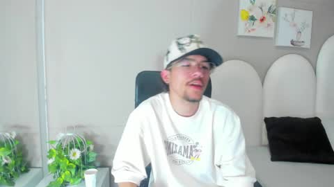 Snapshot of jake_miller__ chatting on 04/30/26, 07:53 Jake online show from 04/30/26, 07:53