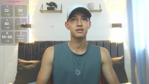 Snapshot of jake_shadow14 chatting on 09/19/25, 05:35 Hi guys im new 3 online show from 09/19/25, 05:35