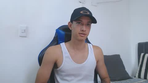 Hi guys im new 3 online show from 01/15/26, 04:55