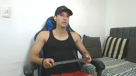 Hi guys im new 3 online show from 07/22/26, 05:16