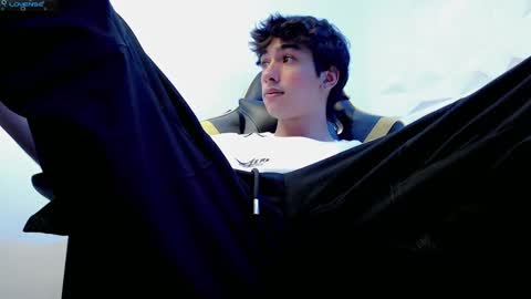 Snapshot of jake_tripp chatting on 02/19/25, 03:50 jake_tripp online show from 02/19/25, 03:50