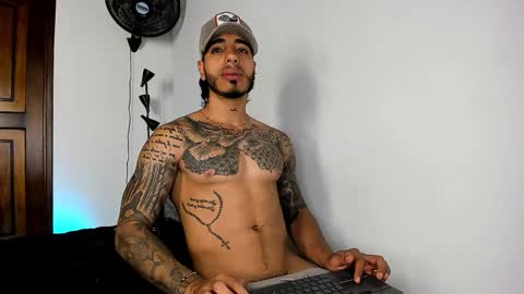 Snapshot of jakee_brown chatting on 01/11/25, 01:27 Santiago online show from 01/11/25, 01:27