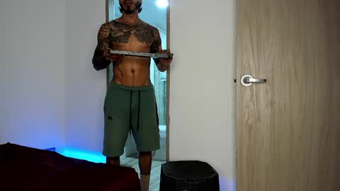 Snapshot of jakee_brown chatting on 02/04/25, 02:49 Santiago online show from 02/04/25, 02:49