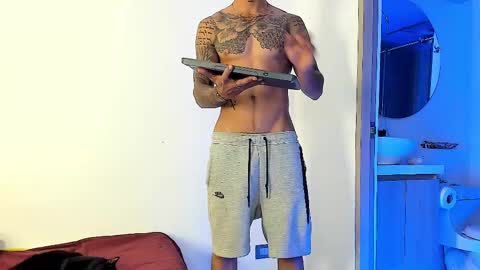 Snapshot of jakee_brown chatting on 02/11/25, 06:19 Santiago online show from 02/11/25, 06:19