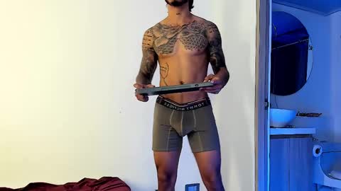 Snapshot of jakee_brown chatting on 02/12/25, 04:54 Santiago online show from 02/12/25, 04:54