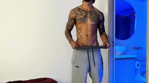 Snapshot of jakee_brown chatting on 02/17/25, 06:53 Santiago online show from 02/17/25, 06:53