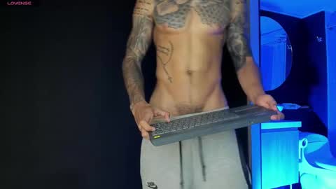 Snapshot of jakee_brown chatting on 03/05/25, 03:51 Santiago online show from 03/05/25, 03:51