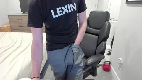 Snapshot of jakesnake442 chatting on 12/29/24, 11:39 jakesnake442 online show from 12/29/24, 11:39