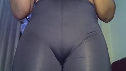 jalia12 online show from 06/08/26, 10:21