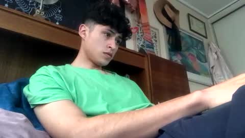 Snapshot of james2002og chatting on 10/03/25, 10:18 james2002og online show from 10/03/25, 10:18