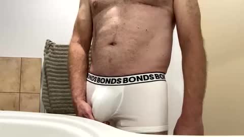 Snapshot of james3080 chatting on 10/21/25, 08:04 James online show from 10/21/25, 08:04