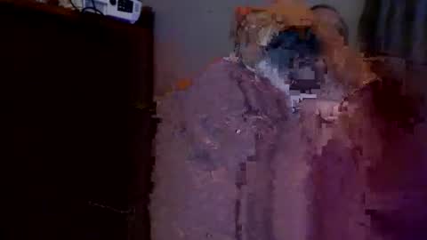 what you in too online show from 10/25/25, 06:35