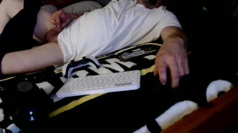 Snapshot of james30cup chatting on 01/05/26, 07:06 what you in too online show from 01/05/26, 07:06