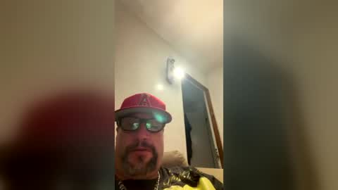 Snapshot of james30cup chatting on 06/09/26, 05:19 what you in too online show from 06/09/26, 05:19