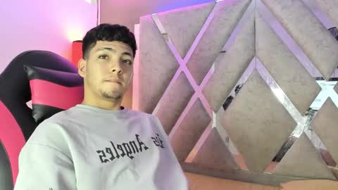 James Hill online show from 11/06/25, 04:13