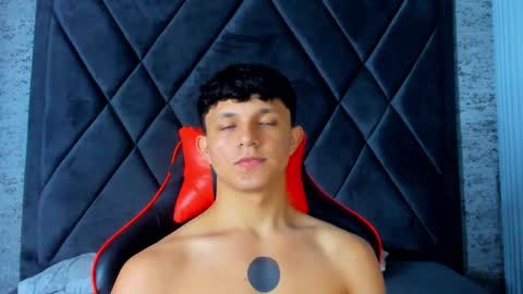 jamesgolden_ online show from 03/04/25, 11:29