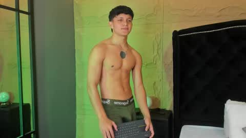 jamesgolden_ online show from 12/02/25, 02:01